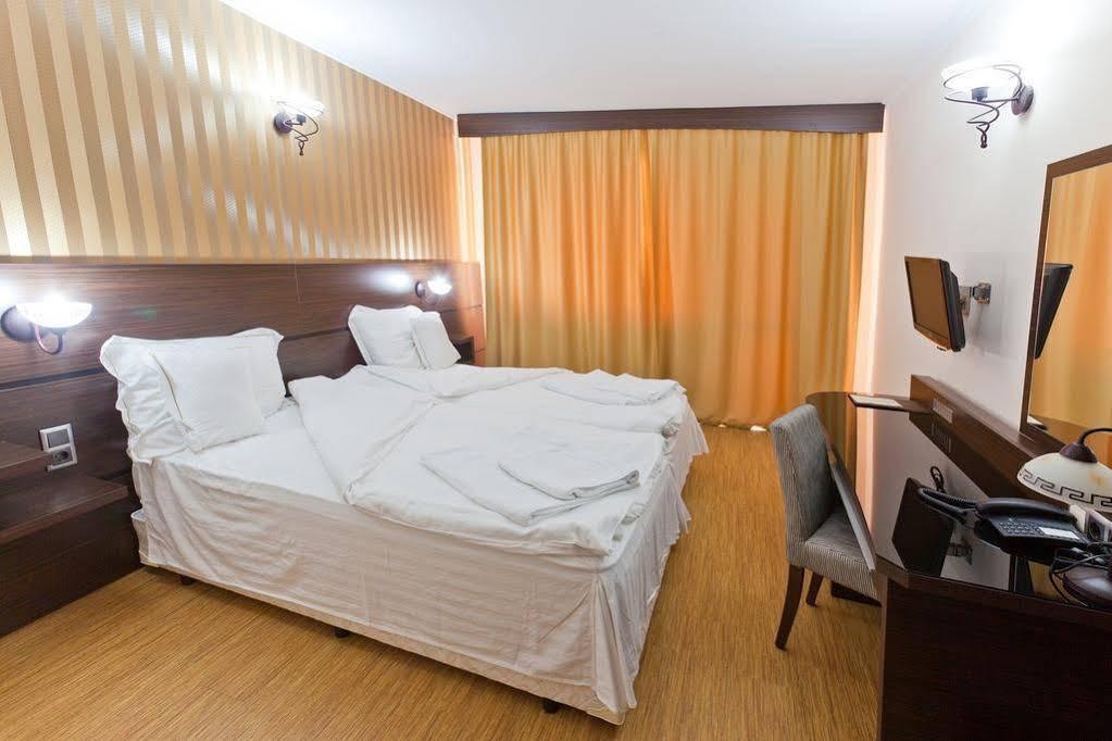Family Hotel Hebar Batak Buitenkant foto