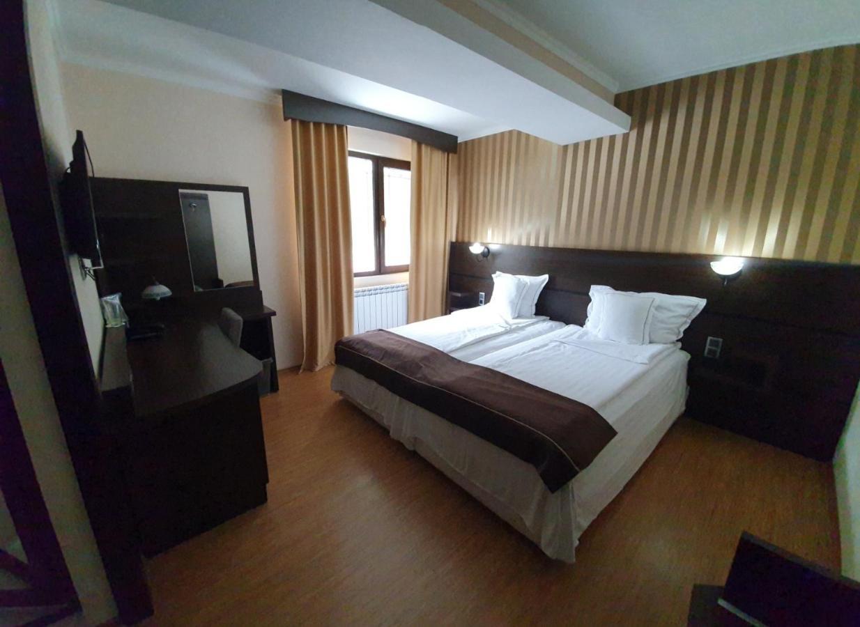 Family Hotel Hebar Batak Buitenkant foto