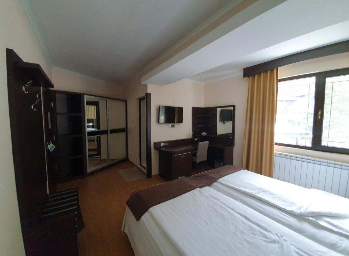 Family Hotel Hebar Batak Buitenkant foto