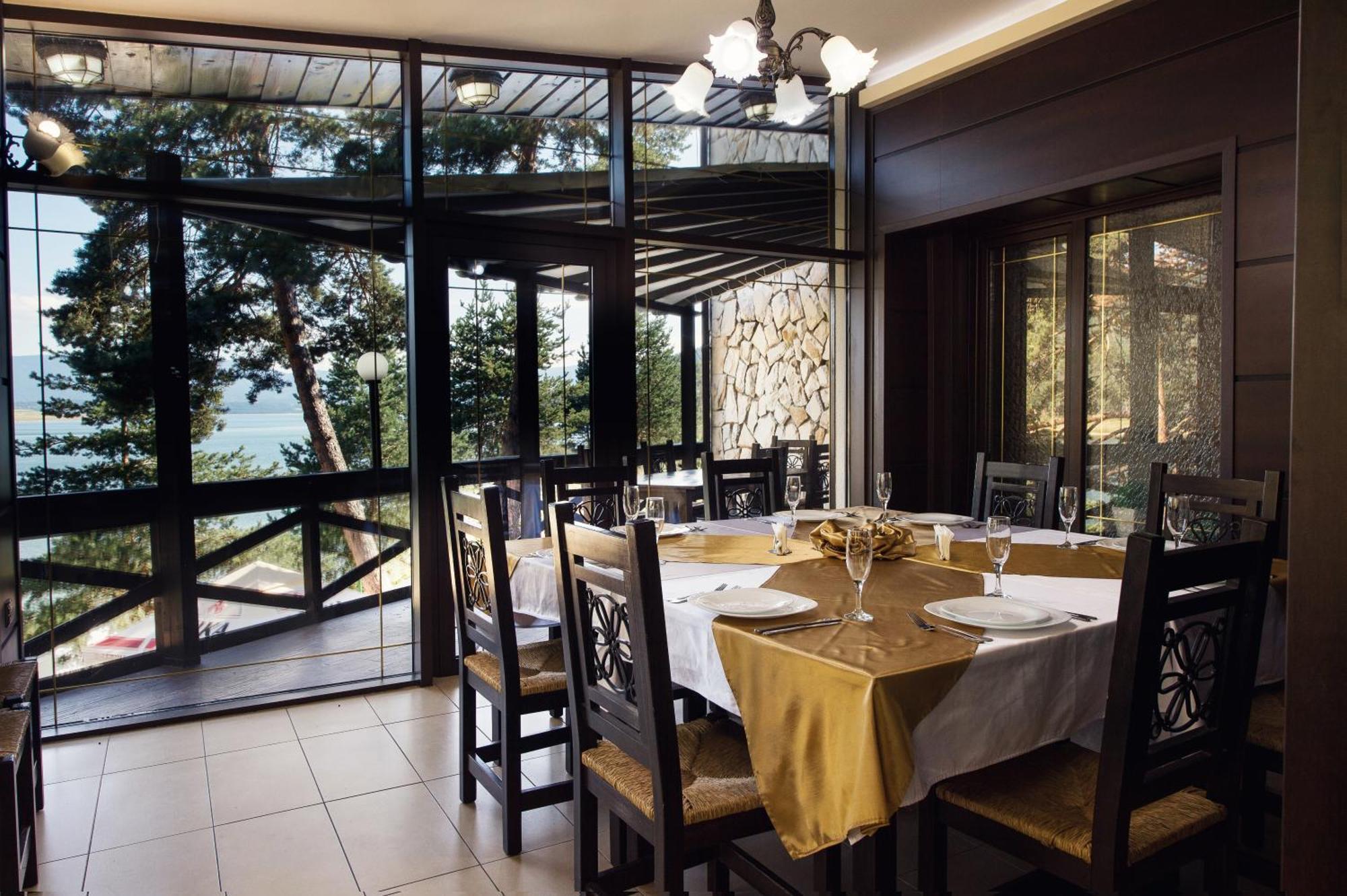 Family Hotel Hebar Batak Buitenkant foto